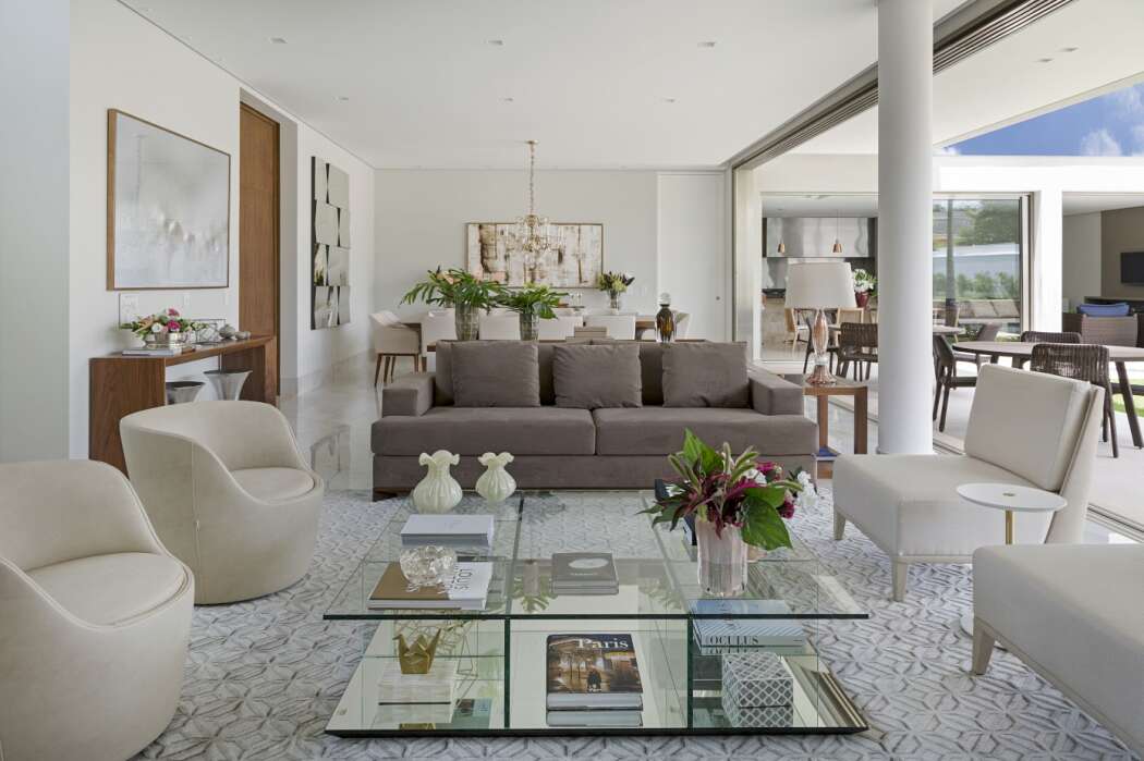 巴西现代 L 型住宅，融入花园的优雅与宁静-3