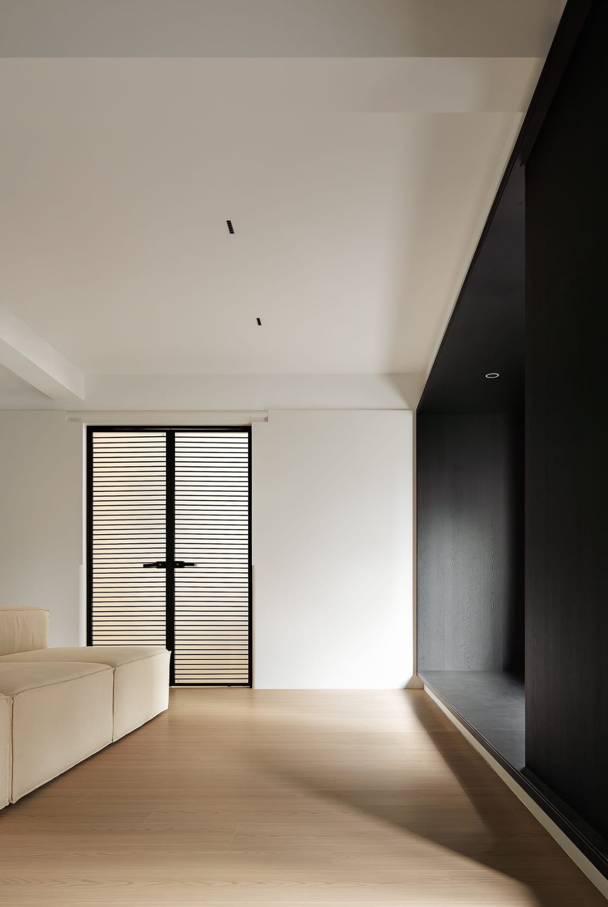 剥离繁杂,黑白描绘生活的纯粹与本真丨赫设计-22