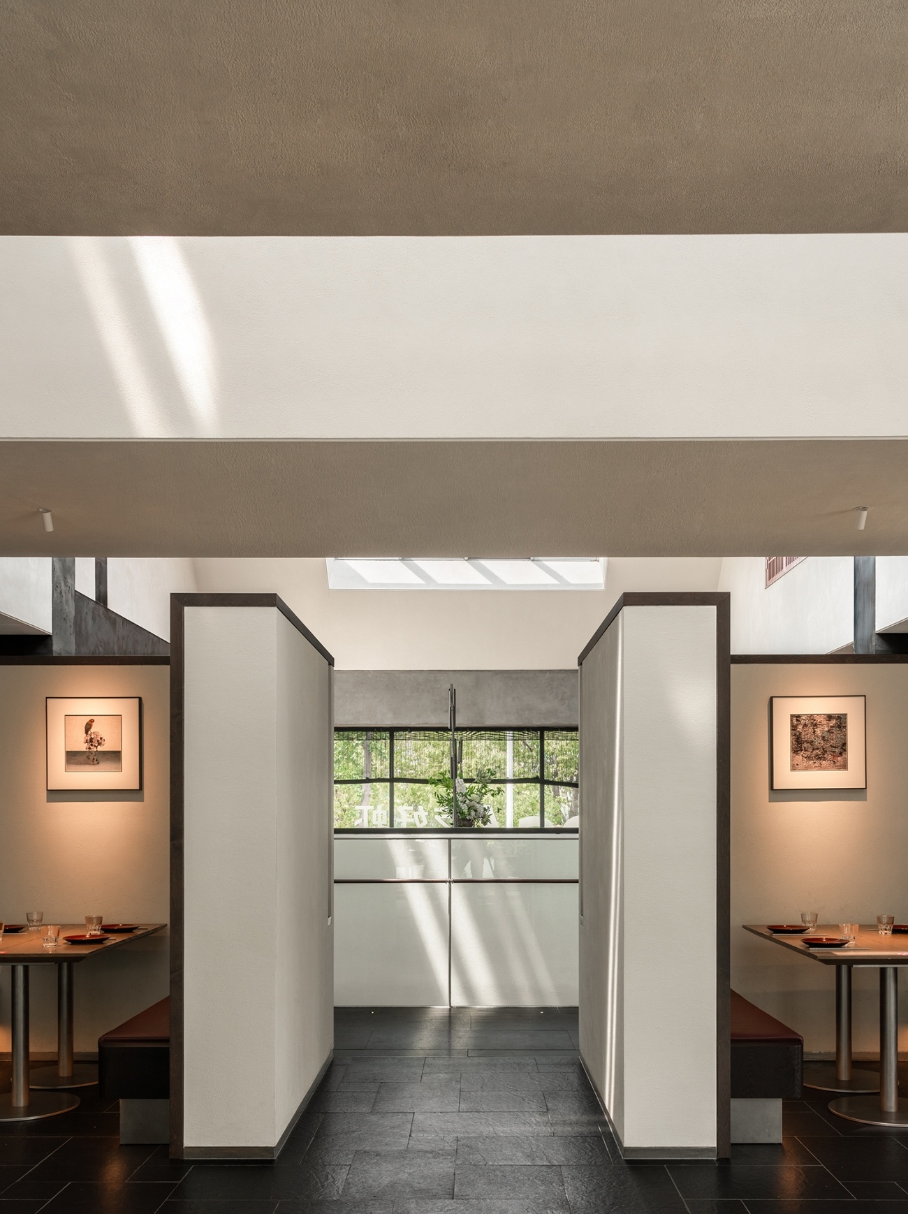 杨氏青 · 百家湖店丨中国南京丨IN.X屋里门外设计-23