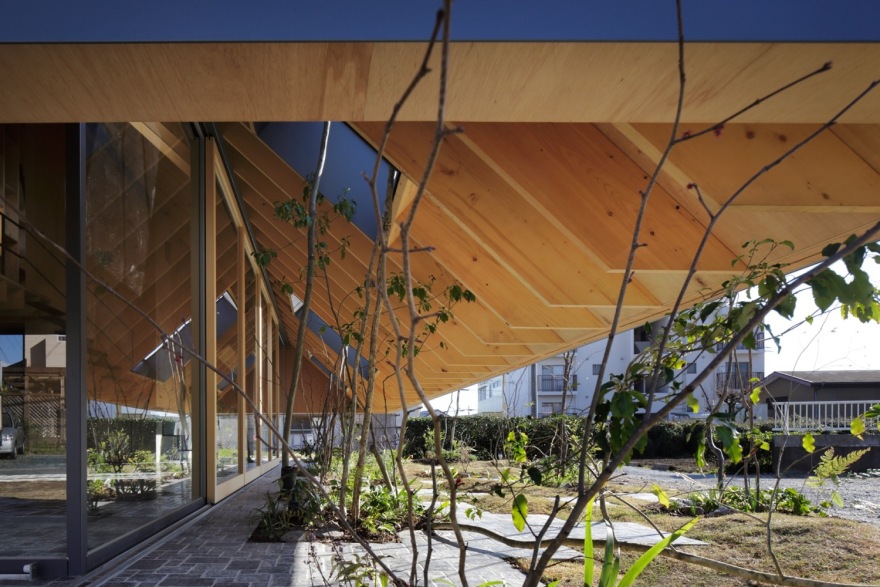 日本 Hamamatsu 住宅区的 Eaves House-39