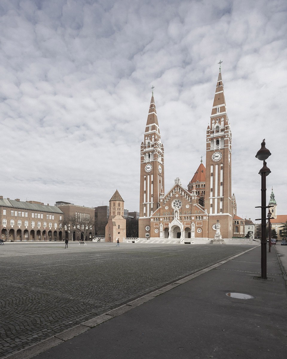 匈牙利 Szeged 教堂穹顶翻新，历史与现代交融-0