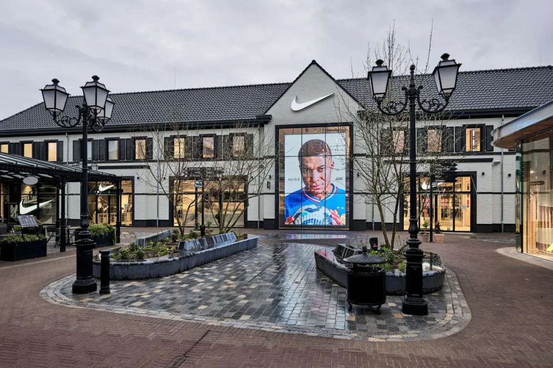 欧洲最大耐克门店丨荷兰丨Kern Architects-17