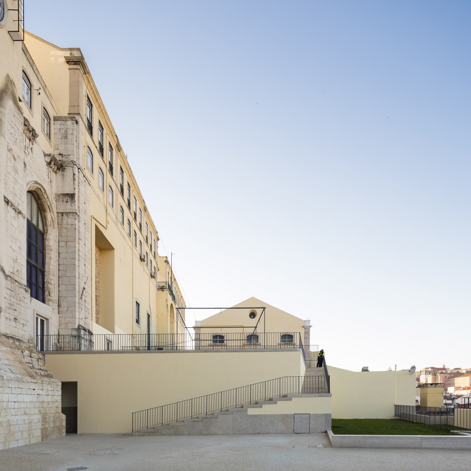 里斯本 Chiado 公共空间改造丨葡萄牙里斯本丨Álvaro Siza 和 Carlos Castanheira-17