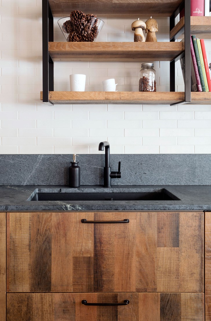 自然与现代的和谐 | 著名厨师的乡村现代木厨房-5