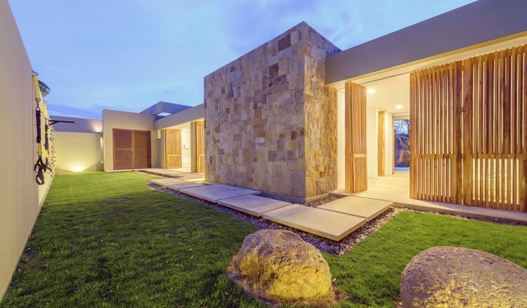 哥伦比亚房屋内部庭院设计-52