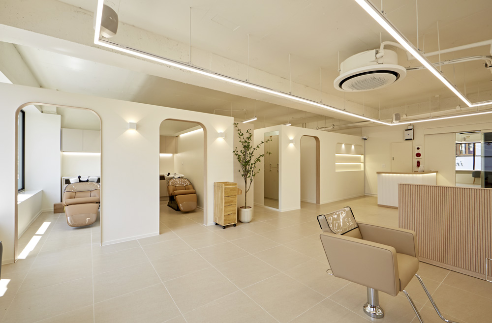 白色与木质的美容院设计-9