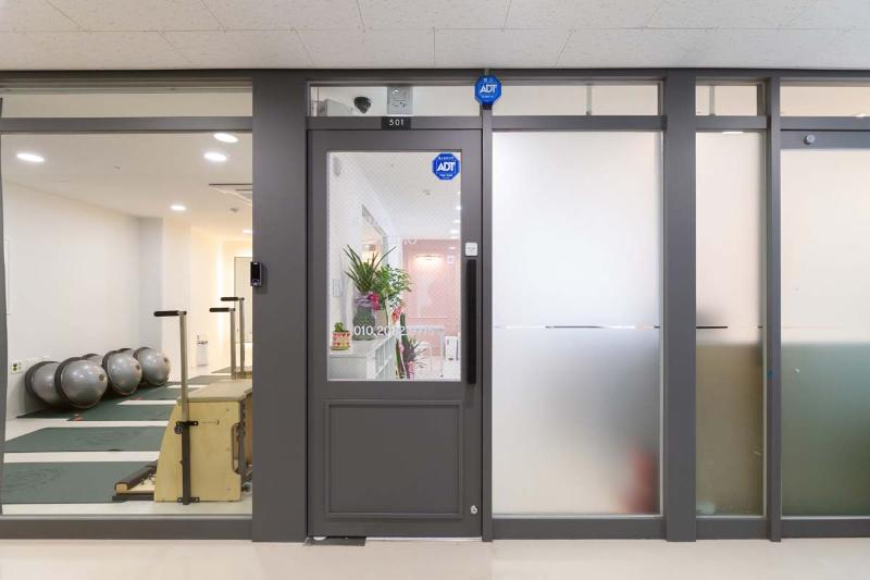 简约清新 40 坪瑜伽教室设计-23