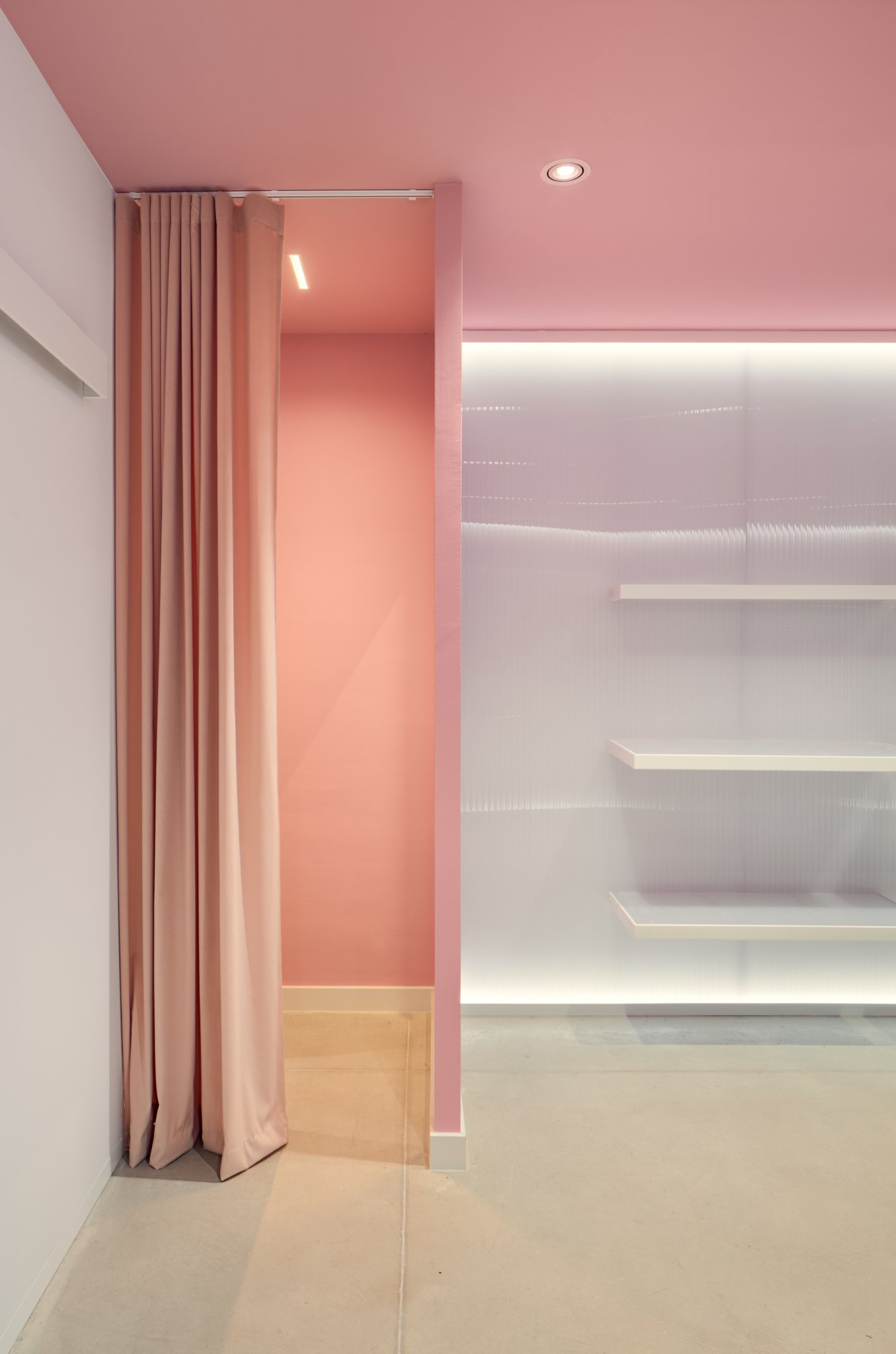 洛拉·卡萨德蒙特新展厅-6