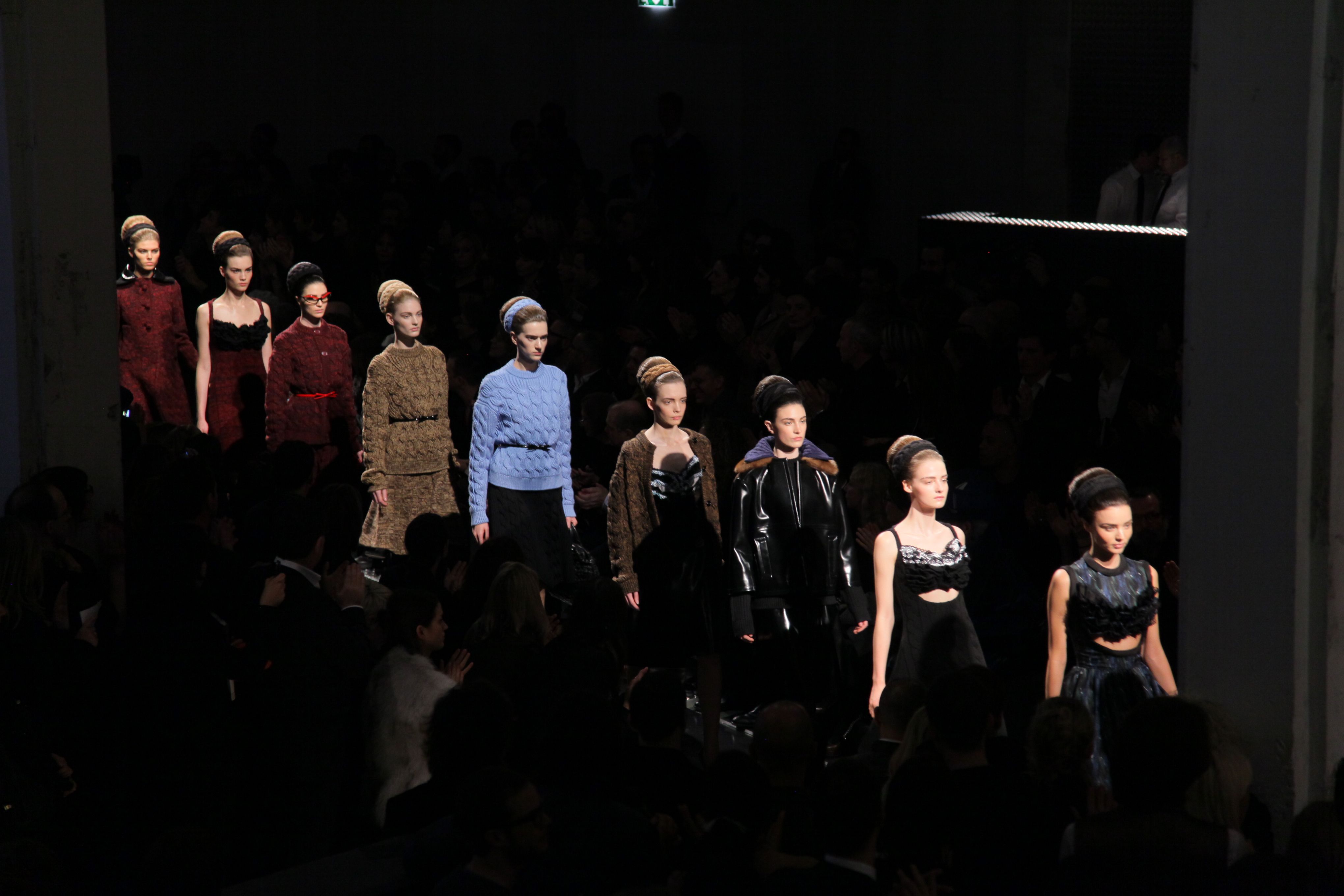 2010 秋冬普拉达女装秀-21