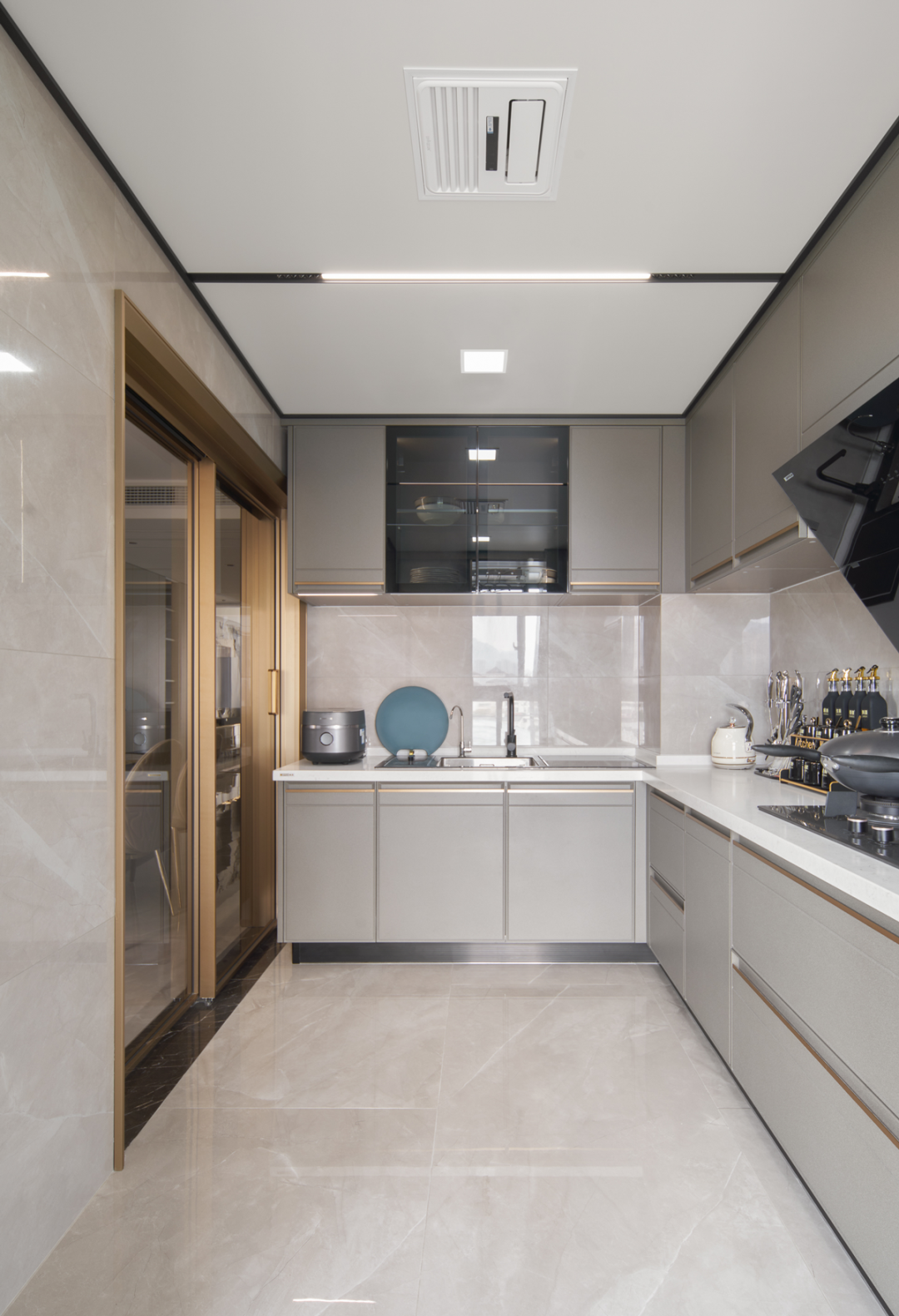 东方华府 · 轻奢生活美学家居丨共向设计-40