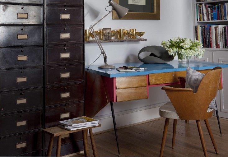 伦敦家庭公寓客厅的家庭办公室设计丨英国伦敦丨凯特·蒙特恩（Kate Moncton）-5