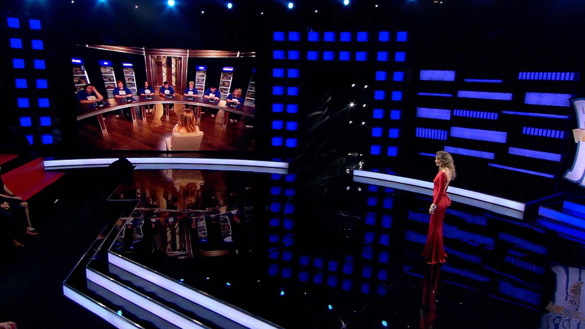 “Weighed People”舞台设计丨Anastasia Shenaeva-15