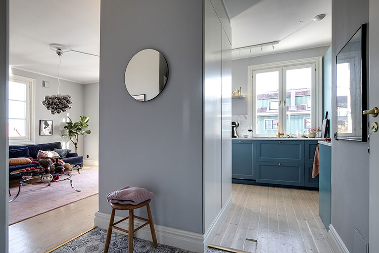 蓝色调的斯堪的纳维亚风格家居设计-26