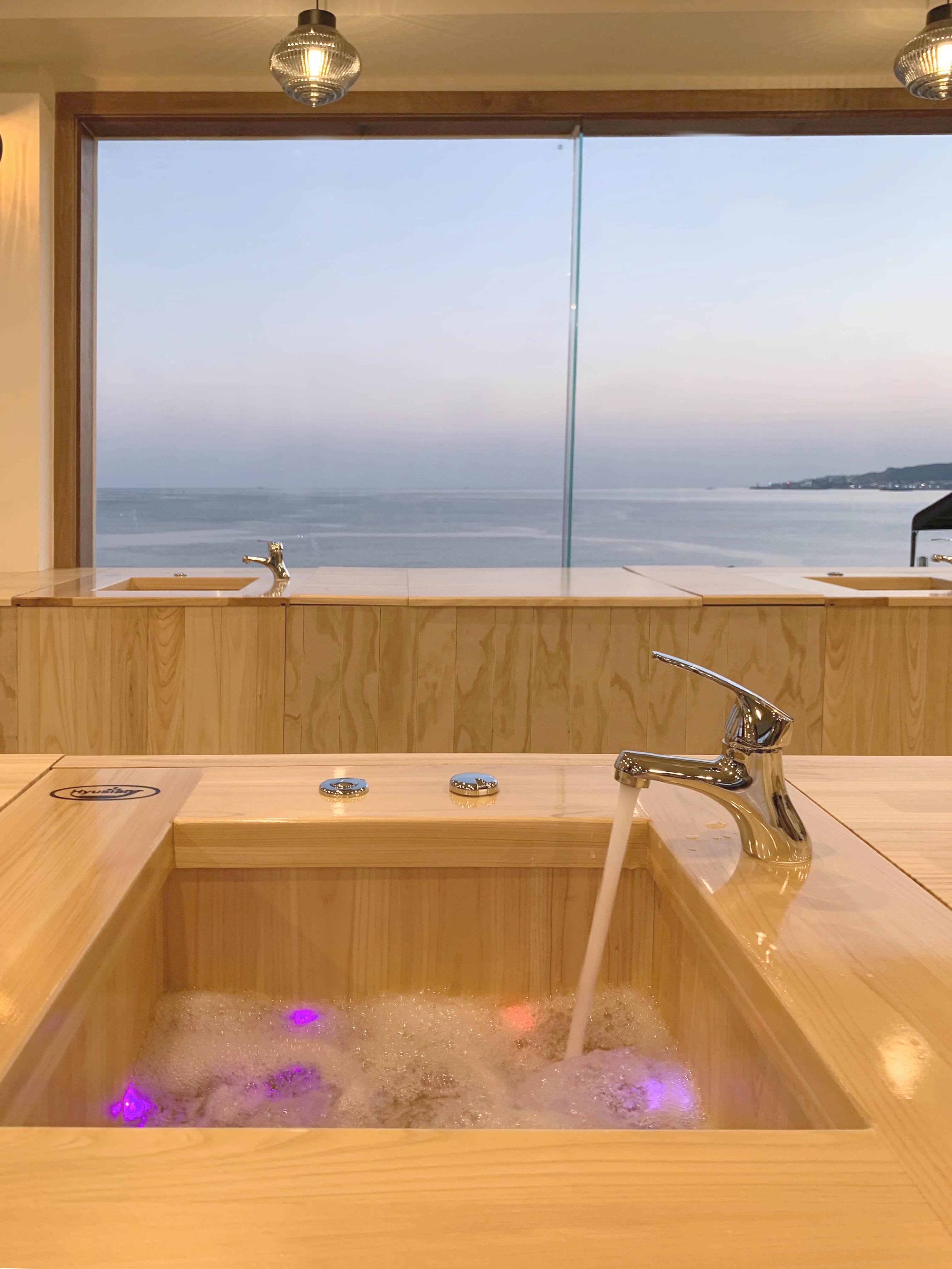 现代极简主义 | 韩国 84 平小户型咖啡厅设计-11