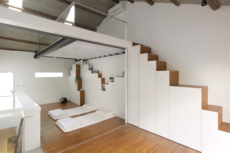 阳光折射的“光与影”之家-34