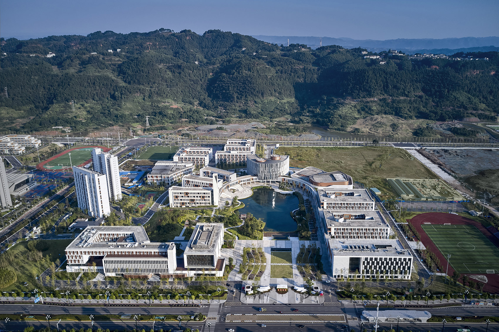 四川外国语大学成都学院宜宾校区丨中国宜宾丨同济大学建筑设计研究院(集团)有限公司-6