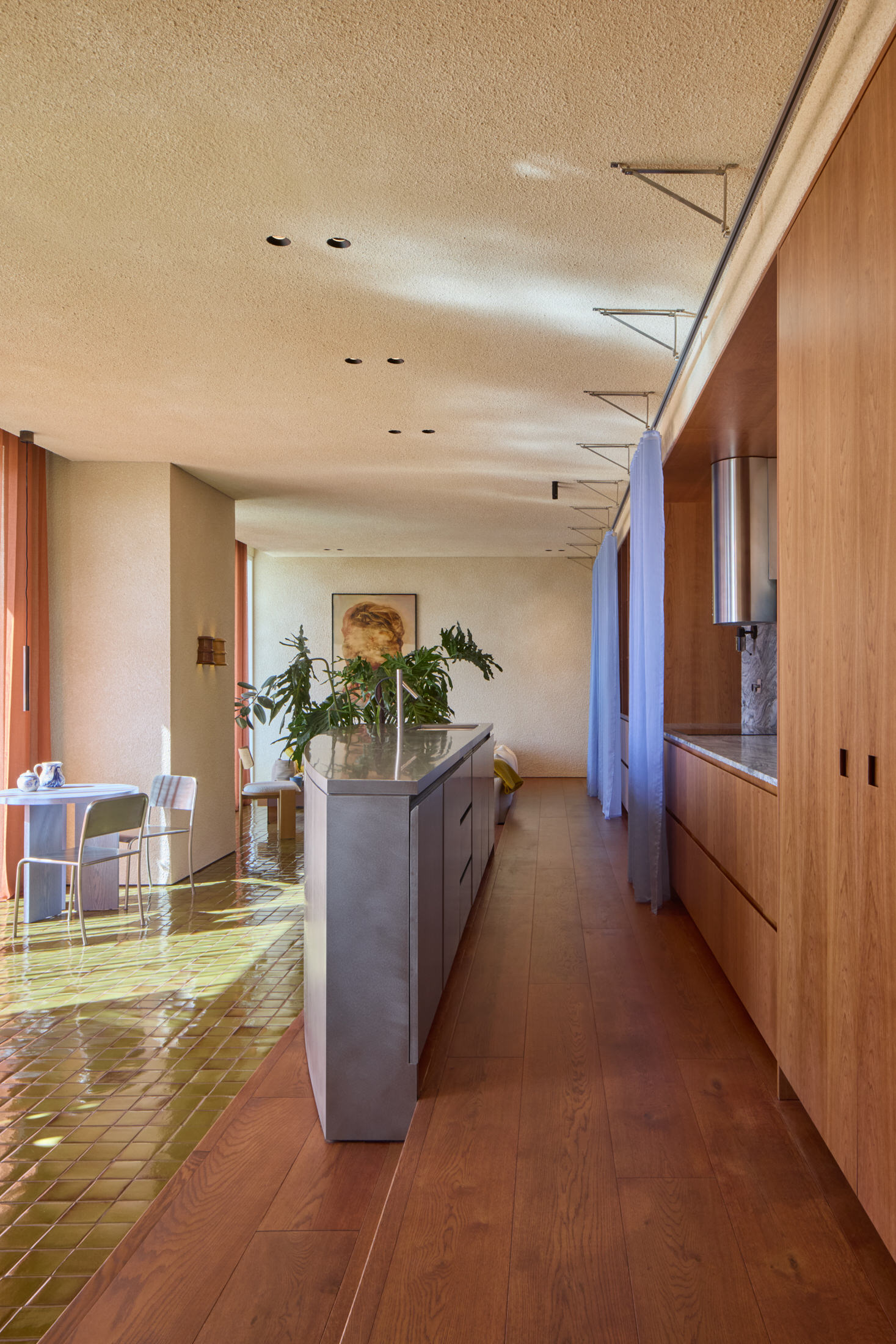 Mid-Century Vibes in Modern Dubai: Al Barari Apartment by Bone Studio.-32