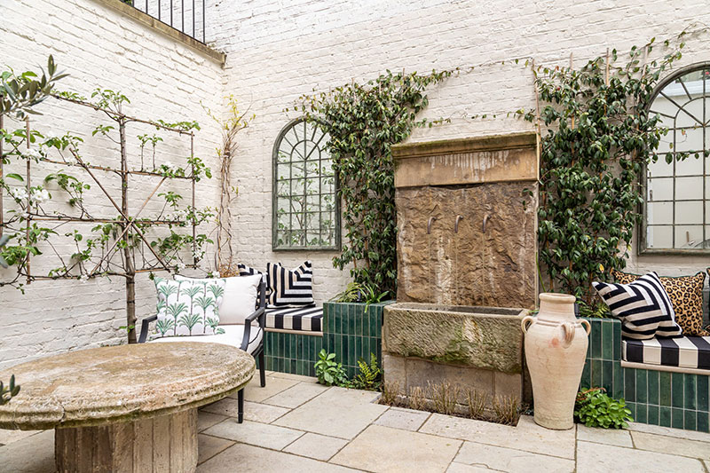 伦敦多彩联排别墅，每个房间都是一段故事-6