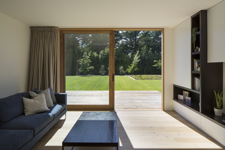 Ryan House by Arthouse Architects is a Contemporary Take on the Gable Form-36