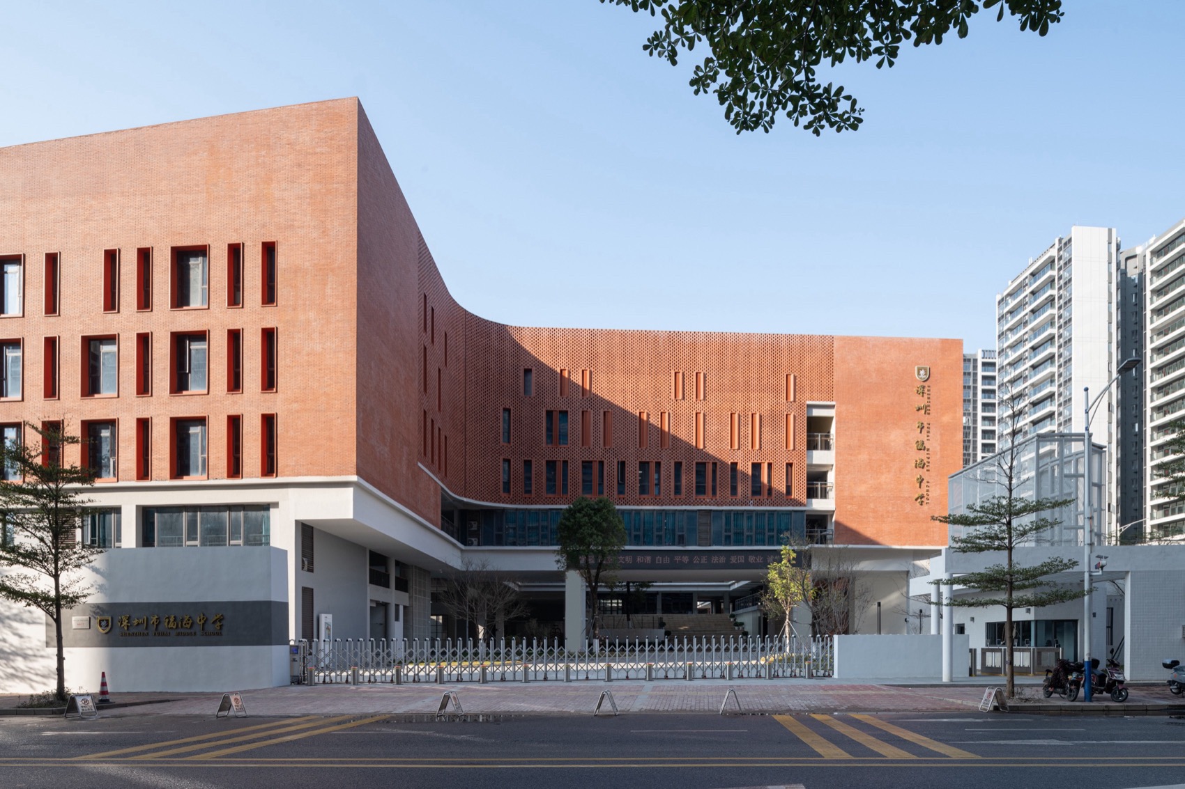 福海中学:高密度立体校园丨中国深圳丨王维仁建筑设计研究室有限公司-21