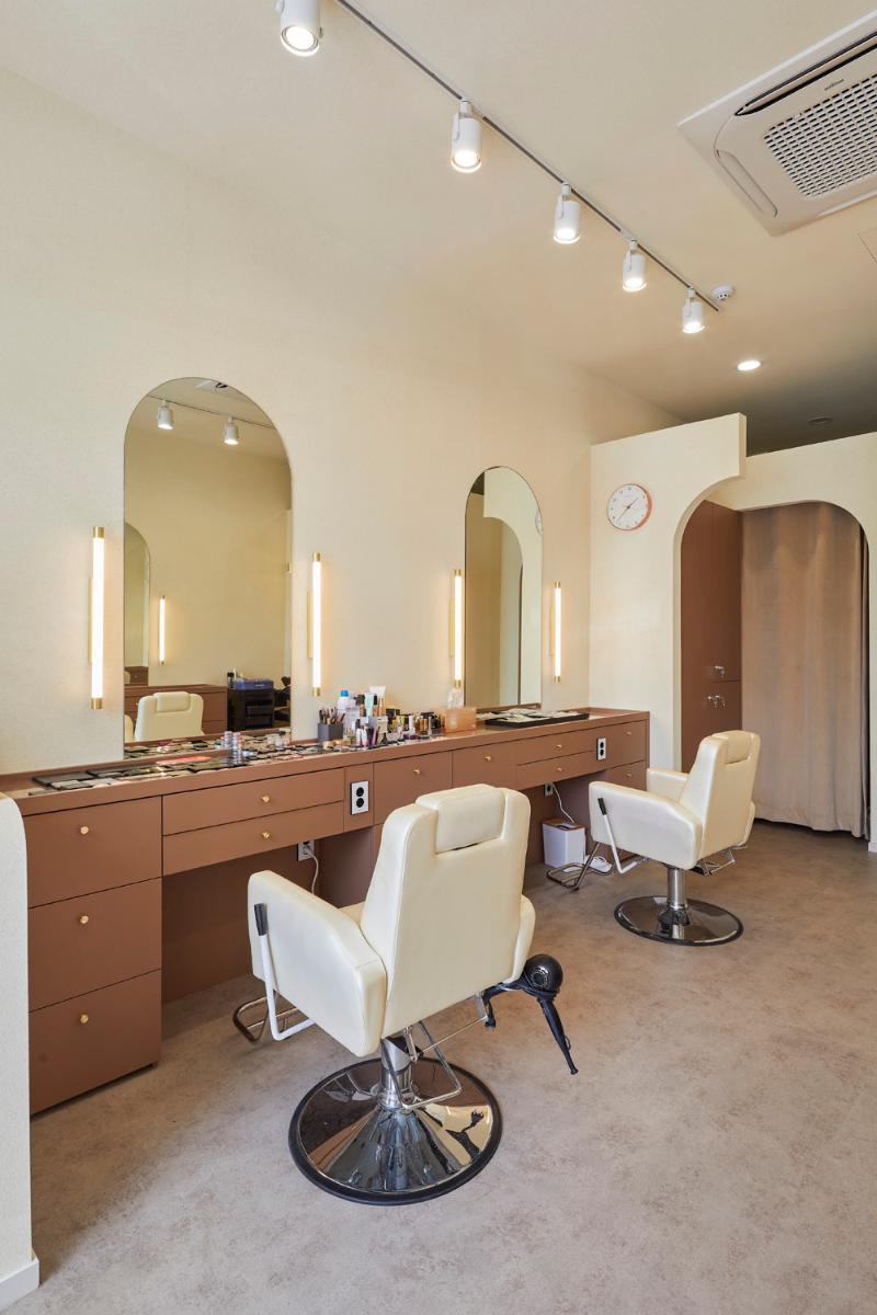 简约清新 11 坪美妆店设计-6