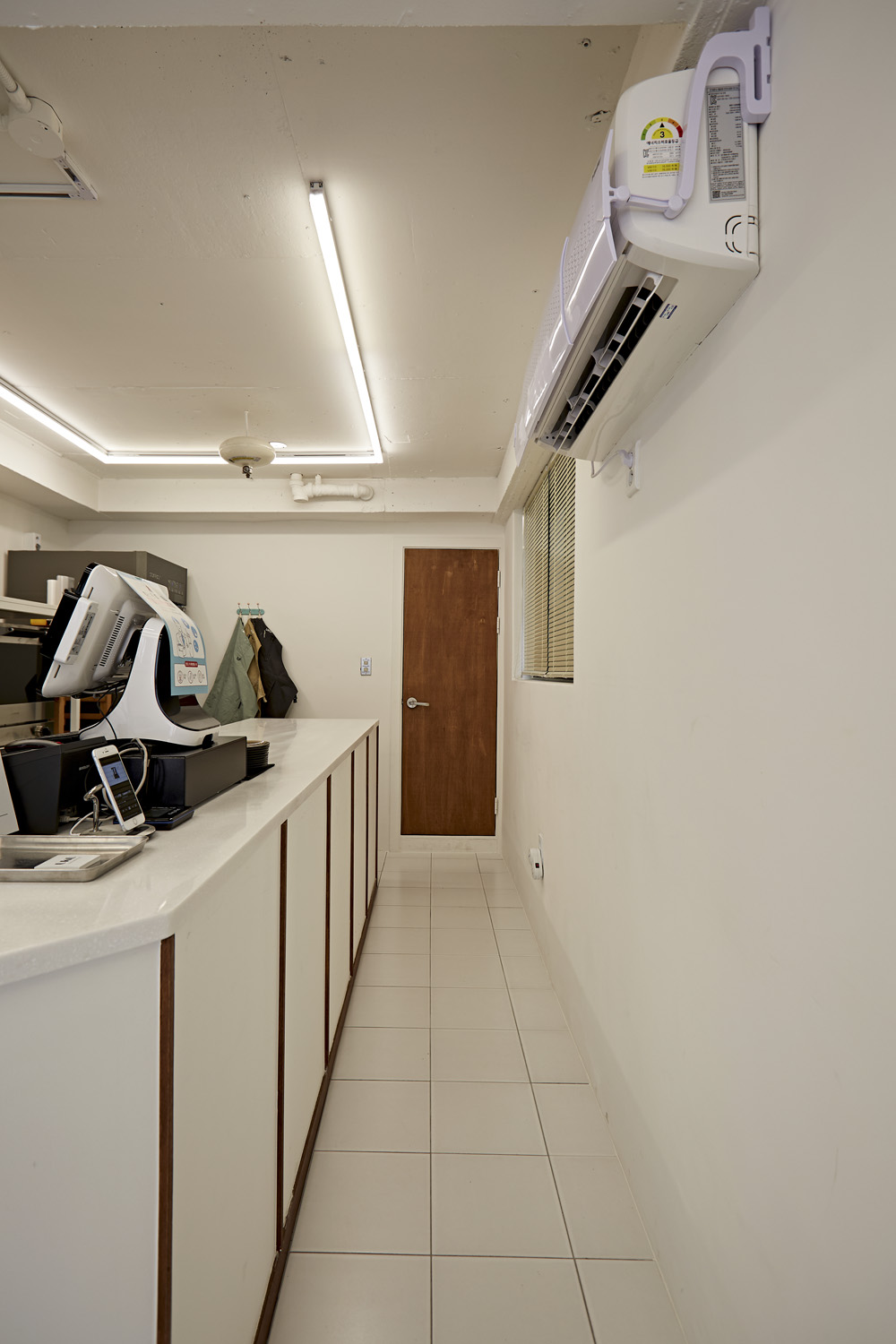 干净利落的 7 坪小餐厅 | 乌克兰设计师的完美创作-10