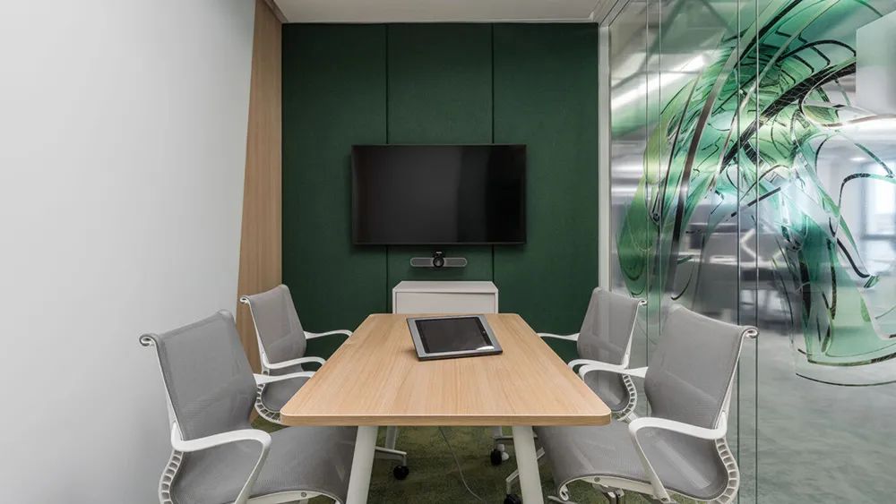 波兰 Autodesk 办公室 | 活力动感金属网演绎现代工业风-30