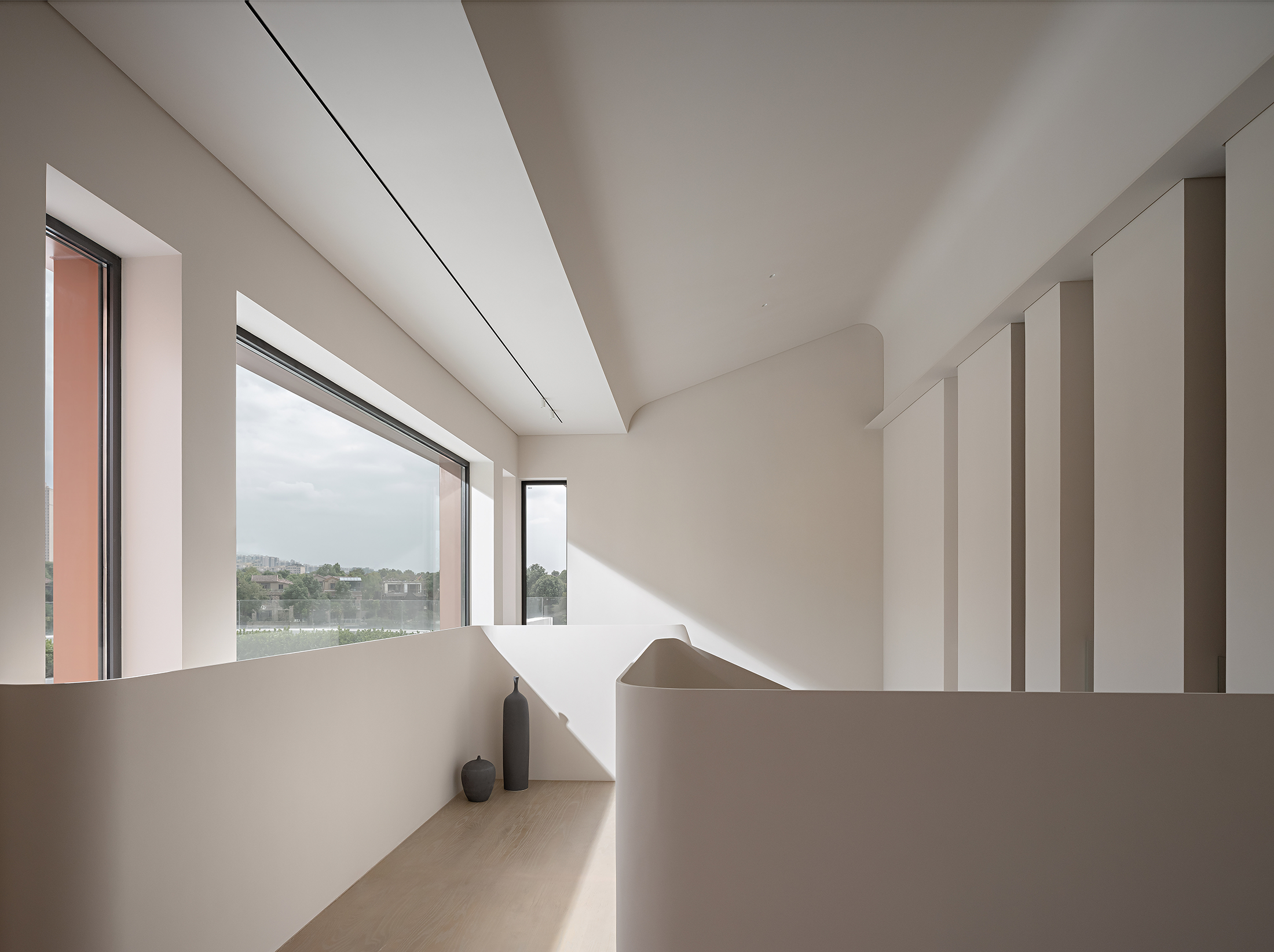 弧形楼梯与旋转楼梯的完美融合·简约别墅设计丨中国丨JSCC 极舍文化创意（上海）有限公司-35