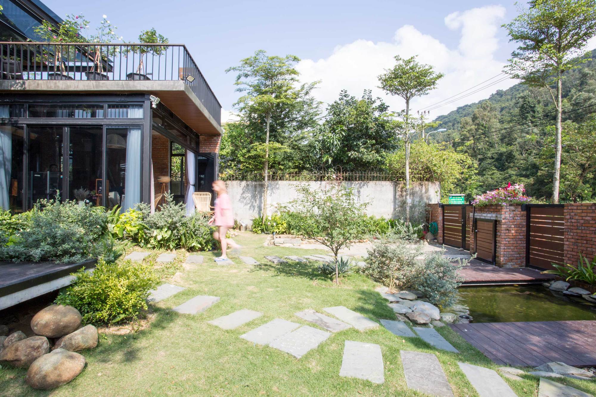 山间双户共享家园·Sơn Trà半岛自然美景中的简约别墅设计-32