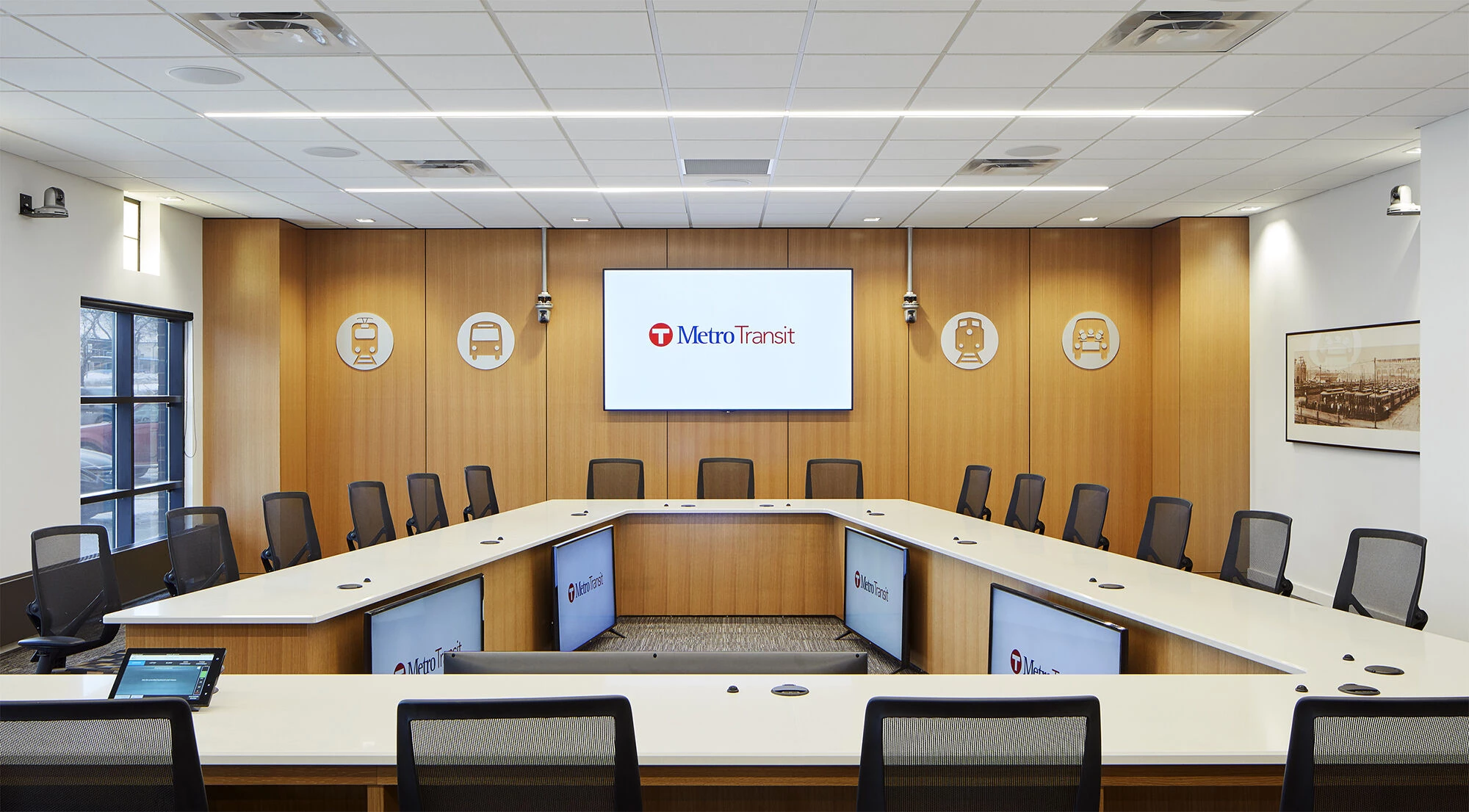 地铁交通警察局丨美国明尼阿波利斯丨Snow Kreilich Architects-10