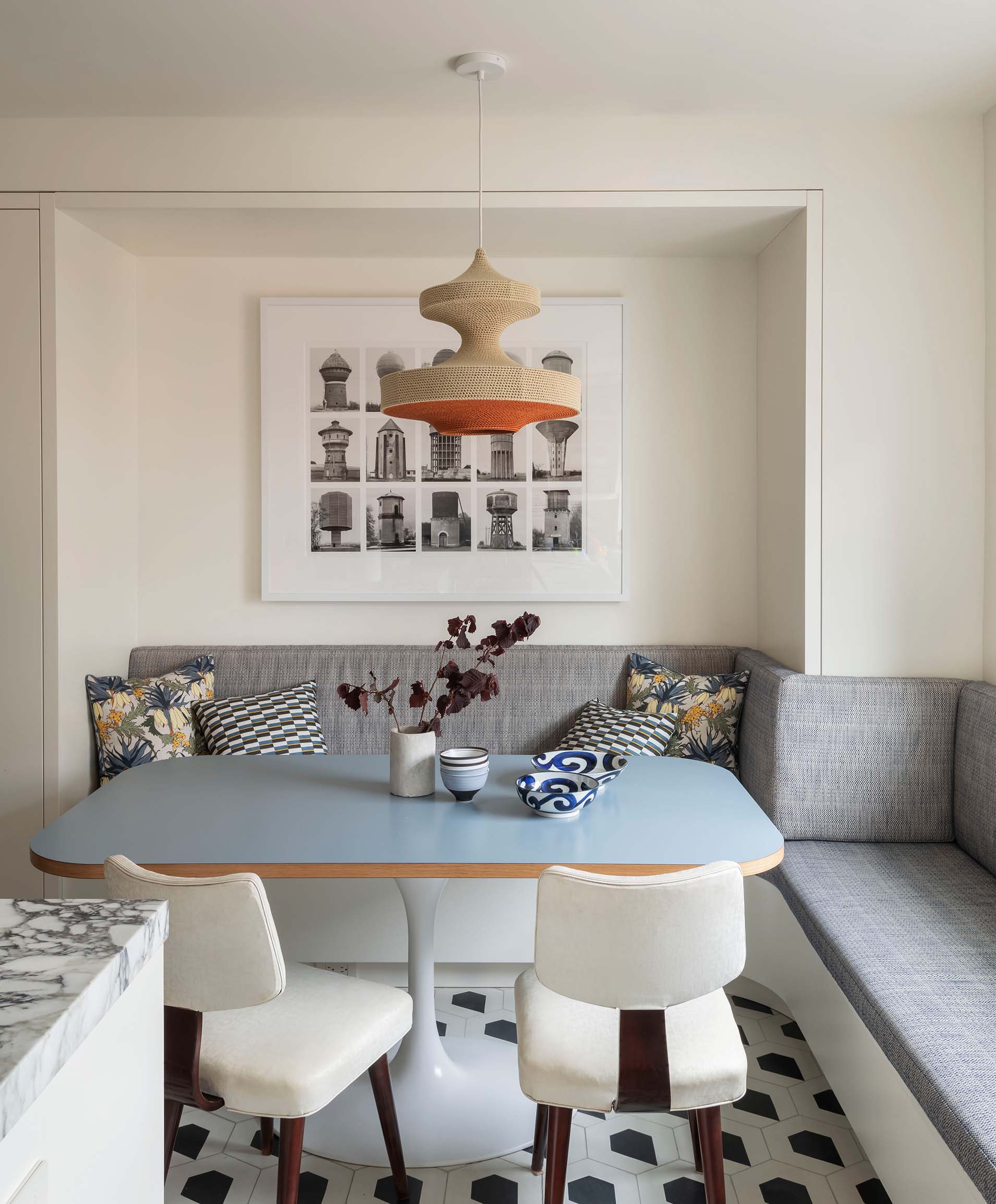 一场战前活力十足的合作活动

注：Punchy常见有有力的、活力十足的等意思，Coop常见有合作、合作活动、合作社等意思，这里结合语境推测Coop为合作活动，整体根据一般表达习惯进行了翻译如果有更具体的背景信息，翻译可能更精准 丨GhanaUpper West-26