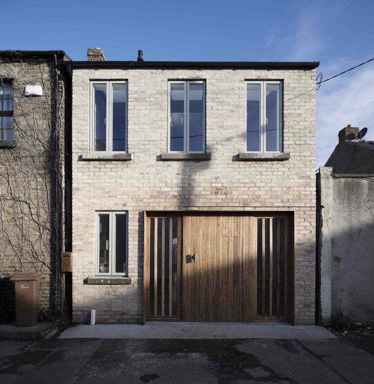 爱尔兰 Mews 房子的空间重构与材料表达-2