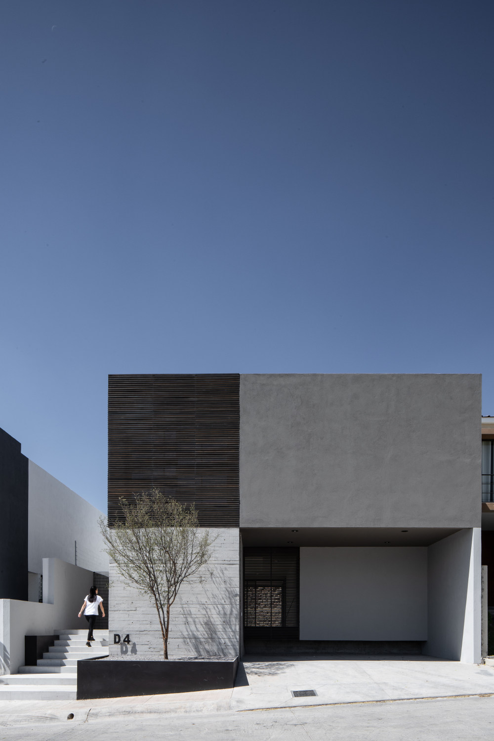 墨西哥 D-4 别墅 | 木质立方体与户外庭院打造独特空间-32