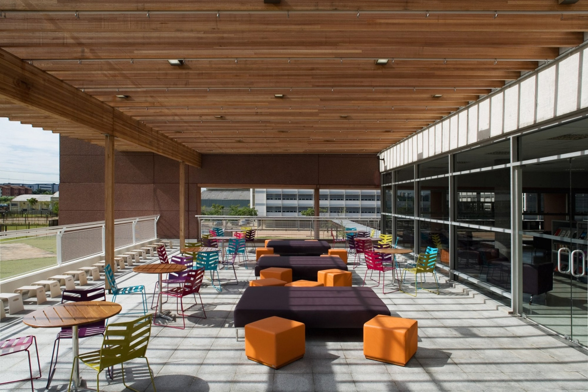 巴西圣保罗彩色图书馆-12