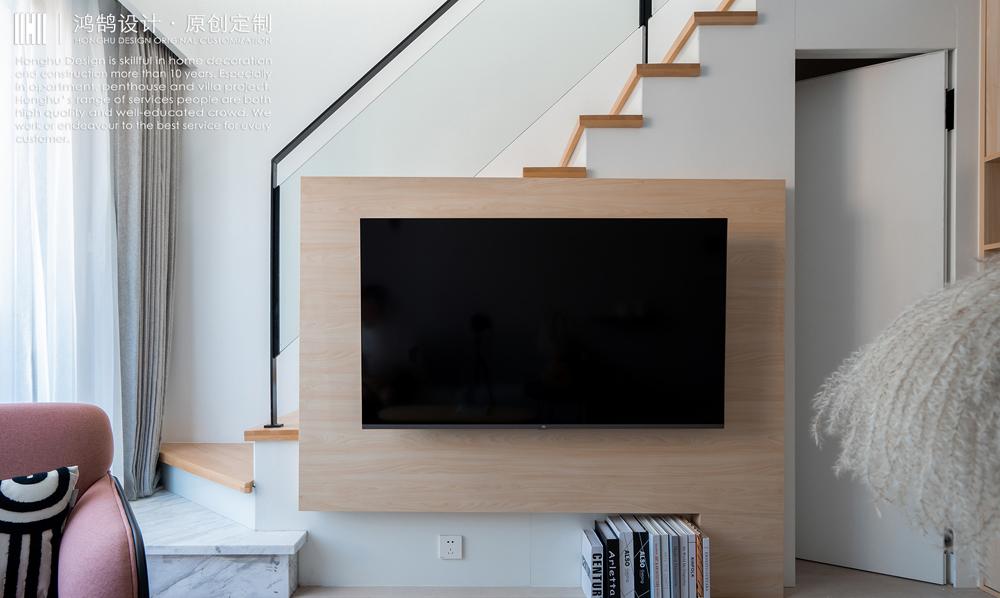 折叠楼梯变直线，小阁楼变时尚现代居-1