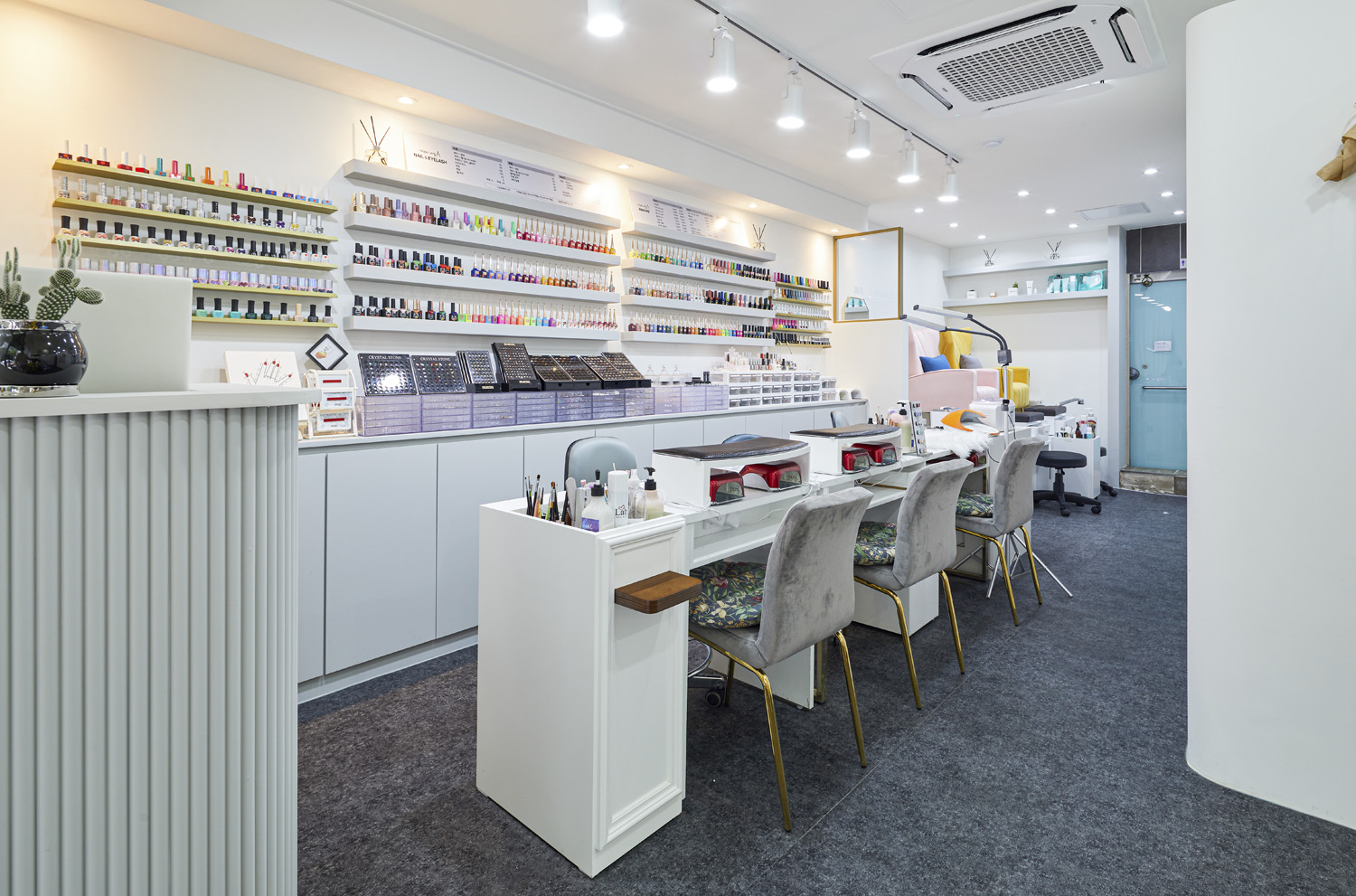 简约清新 13 坪白调奈尔氏咖啡厅-3