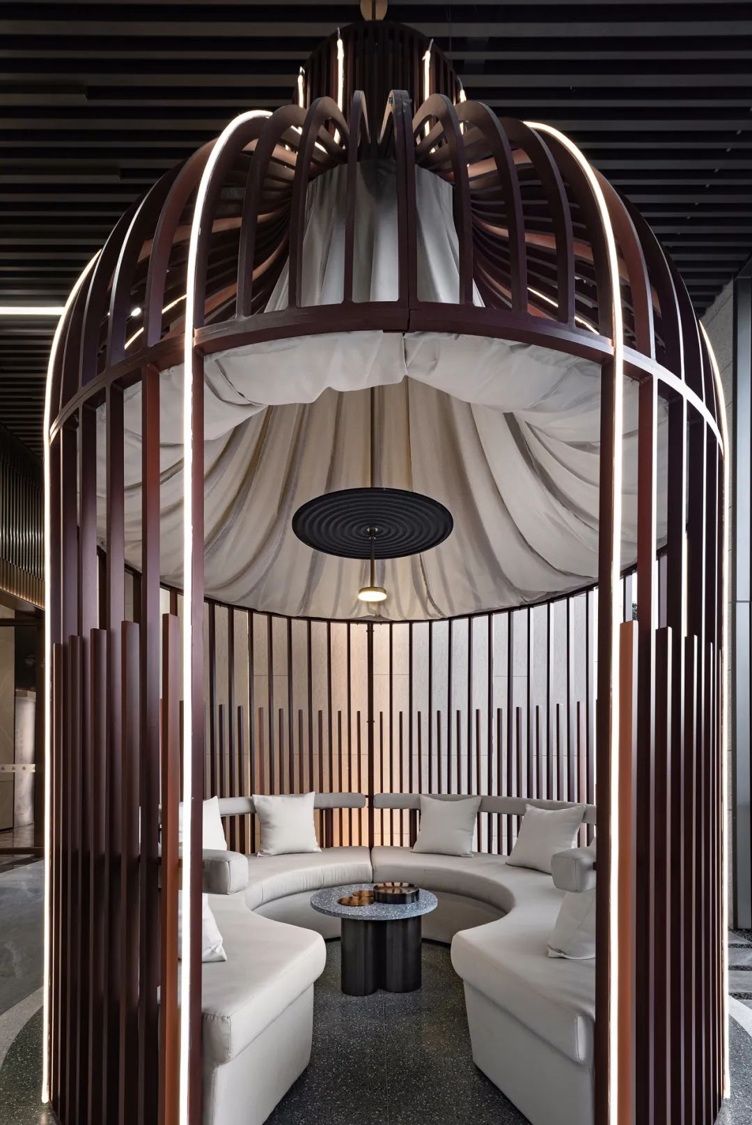 《爱丽丝梦游仙境》 | 奇幻梦境的儿童共享空间-34