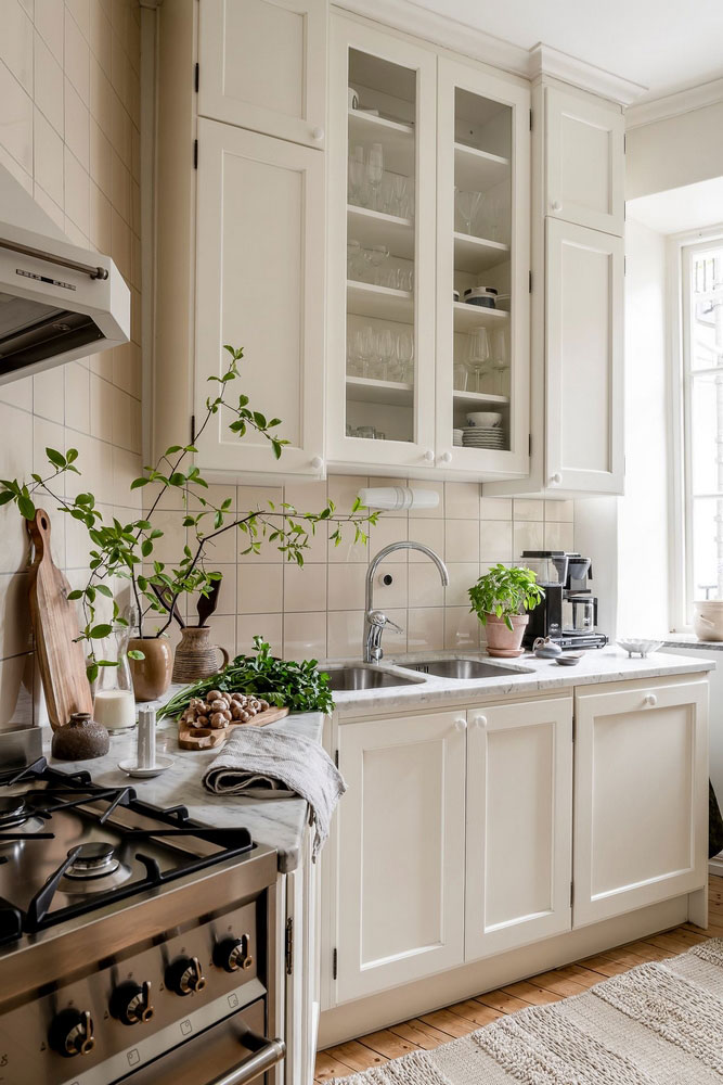 瑞典哥德堡公寓的花卉墙纸餐厅设计-20