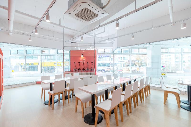 45 平米儿童咖啡厅 色彩游戏空间-3