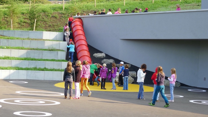 瑞士 Estavannens 学校庭院景观设计丨VWA-4