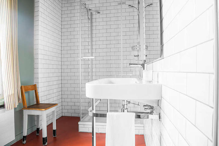 瑞士阿尔卑斯山中的复古花漾木屋-19