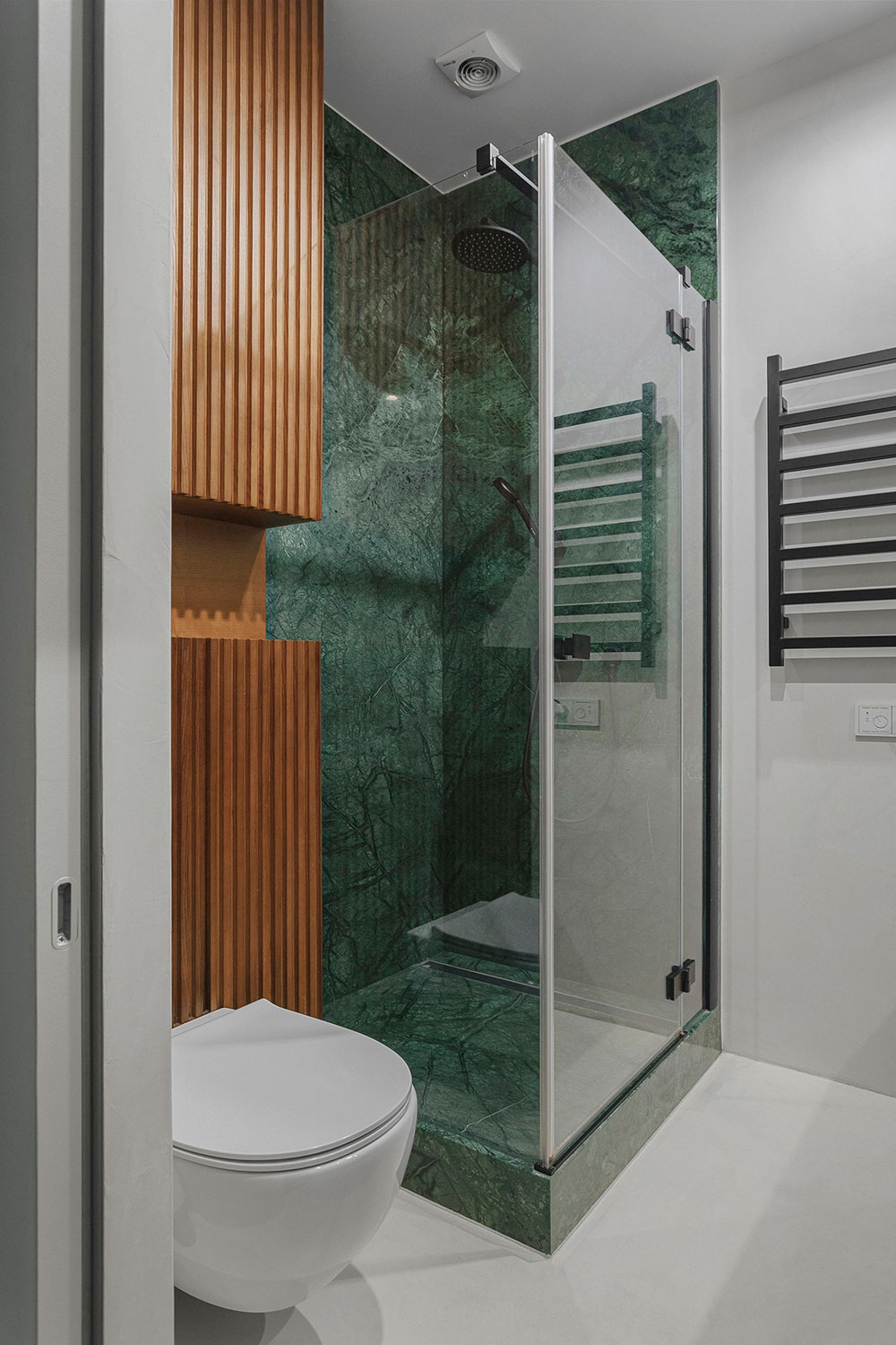 翡翠绿调 | 奥德萨 50 平米小公寓的清新设计-11