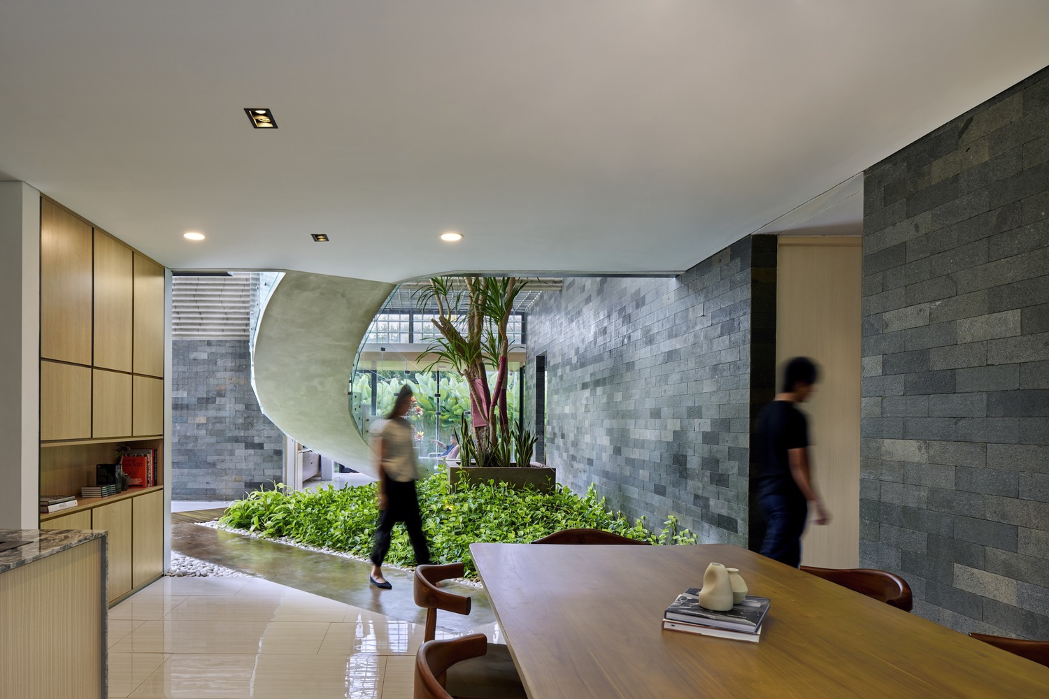 Bernaung House · 印尼现代热带住宅丨RAD+ar-37