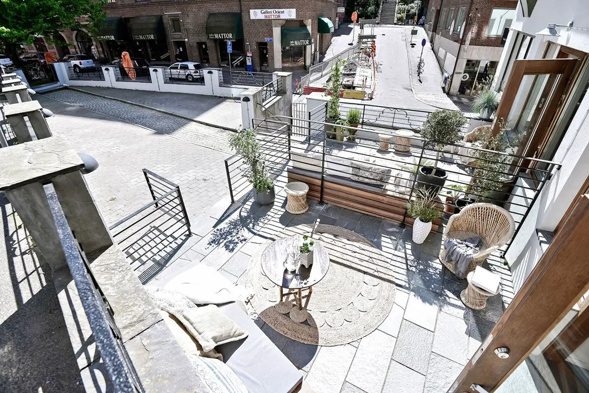 独特三角形公寓设计，空间利用与户外景观完美结合-14