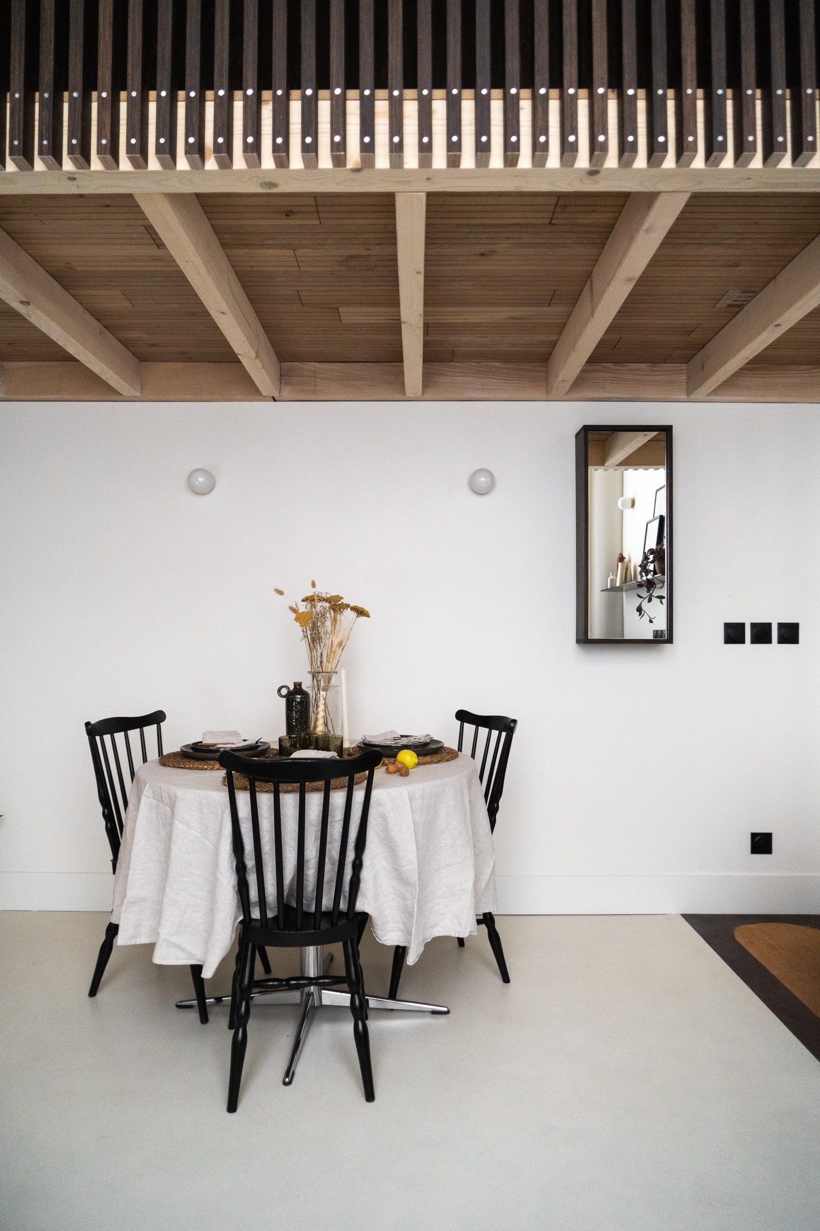 巴黎小户型公寓的细腻改造 | 光与材质的完美结合-8