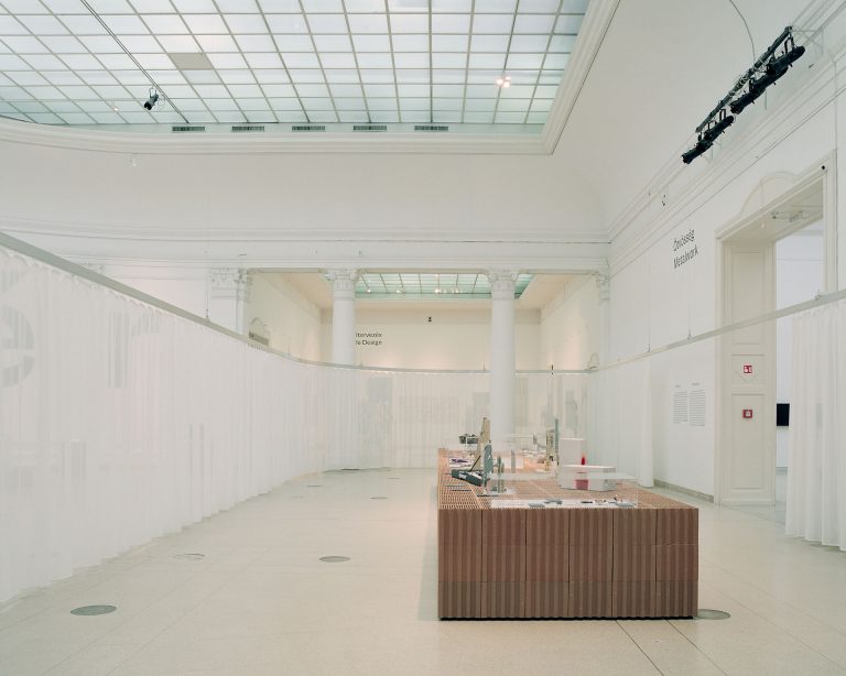 共享空间·七号展厅丨HungaryBudapest丨Hetedik Műterem Kft.等多个团队-24