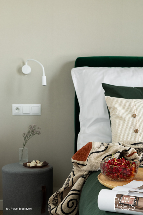 Interior in Mikołów - raw minimalism vs warm coziness-37