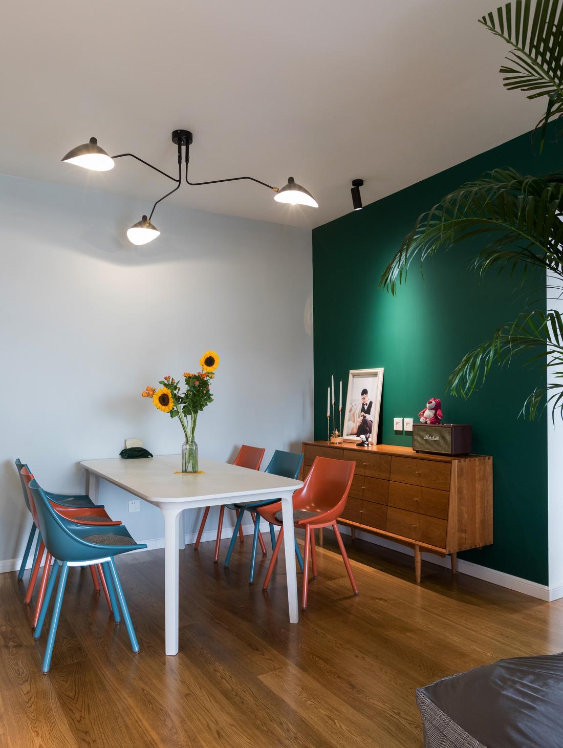 湖绿与复古棕的时尚碰撞-14