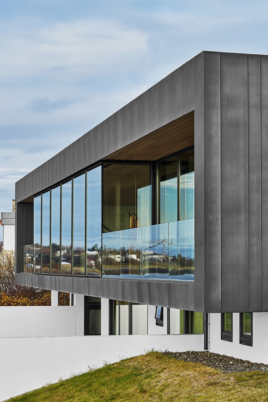 冰岛雷克雅未克七口之家现代住宅设计-22