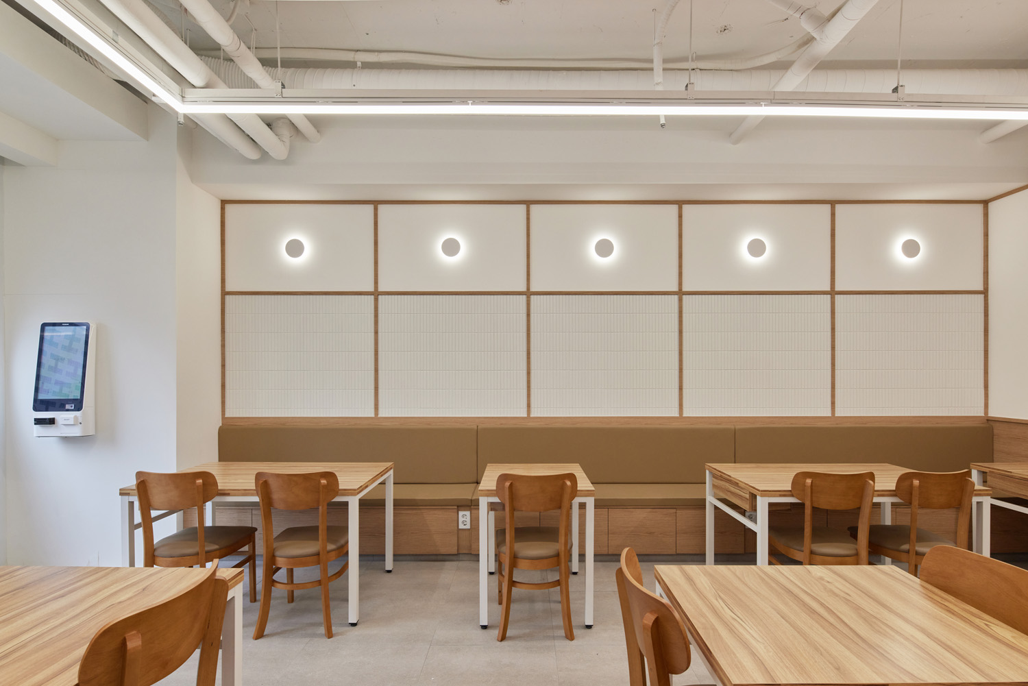 白色与木质，打造 16 平米简约舒适的小型家居空间-7